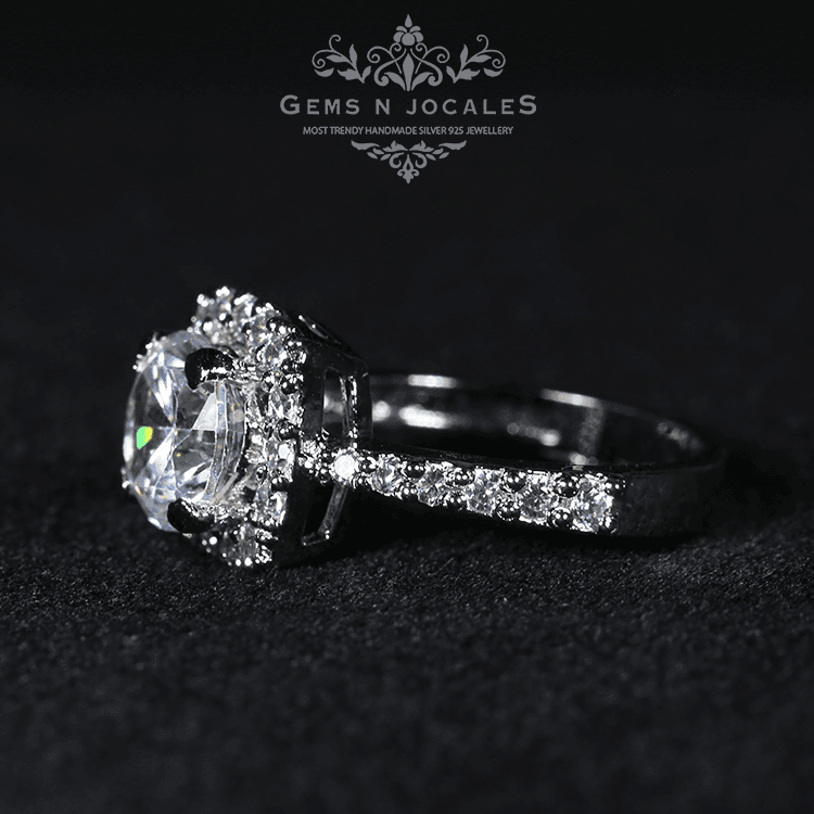 RN-076 Luxurious Luminary Silver 925 Ring