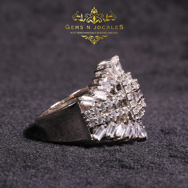 RN-085 Splendid Solitaire Silver 925 Ring